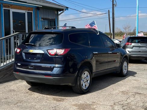 Used 2015 Chevrolet Traverse LS FWD image 6