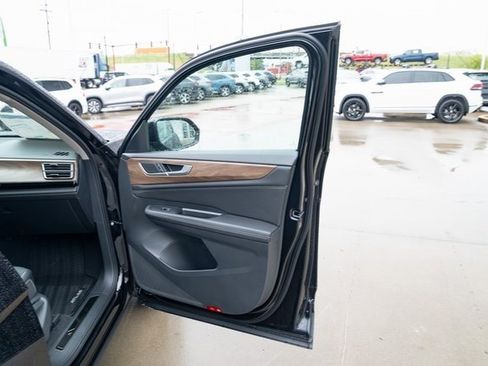 New 2026 Volkswagen Atlas SE image 14