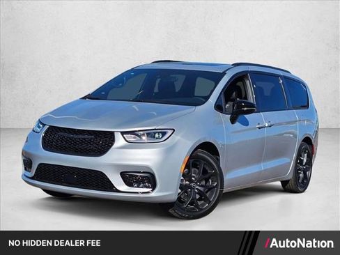 New 2026 Chrysler Pacifica Limited w/ S Appearance Package FWD image 1