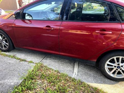 Used 2015 Ford Focus SE image 9