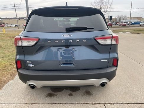 Used 2020 Ford Escape SE image 11