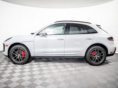 Certified 2025 Porsche Macan S image 2