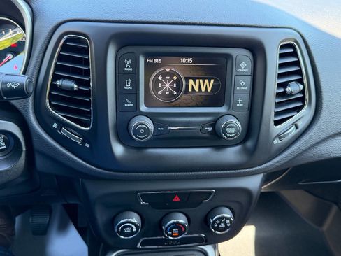 Used 2018 Jeep Compass Sport AWD/4WD image 29