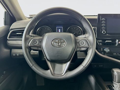 Used 2023 Toyota Camry SE image 18