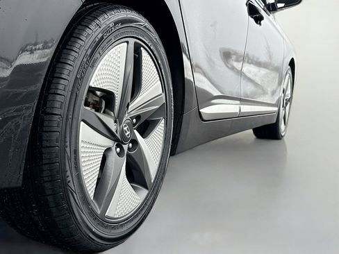 Used 2022 Hyundai Ioniq Limited image 14