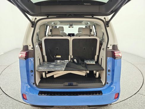 Used 2025 Volkswagen ID. Buzz Pro S Plus AWD/4WD image 20