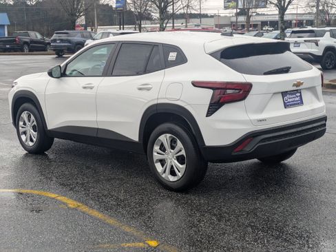 New 2026 Chevrolet Trax LS image 6