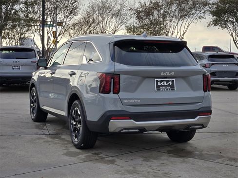 New 2026 Kia Sorento S image 3