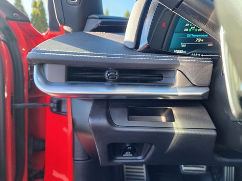 Used 2023 Chevrolet Corvette Stingray Coupe w/ Z51 Performance Package image 19