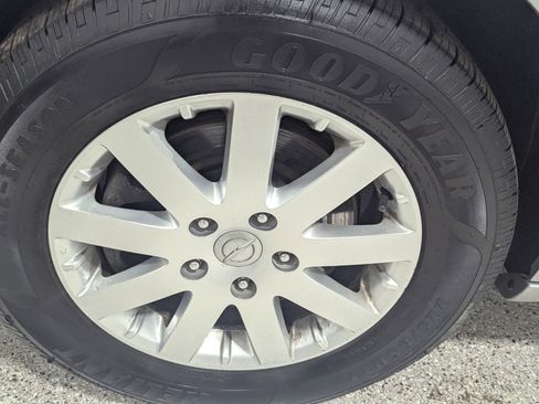 Used 2016 Chrysler Town & Country Touring w/ Driver Convenience Group FWD image 9
