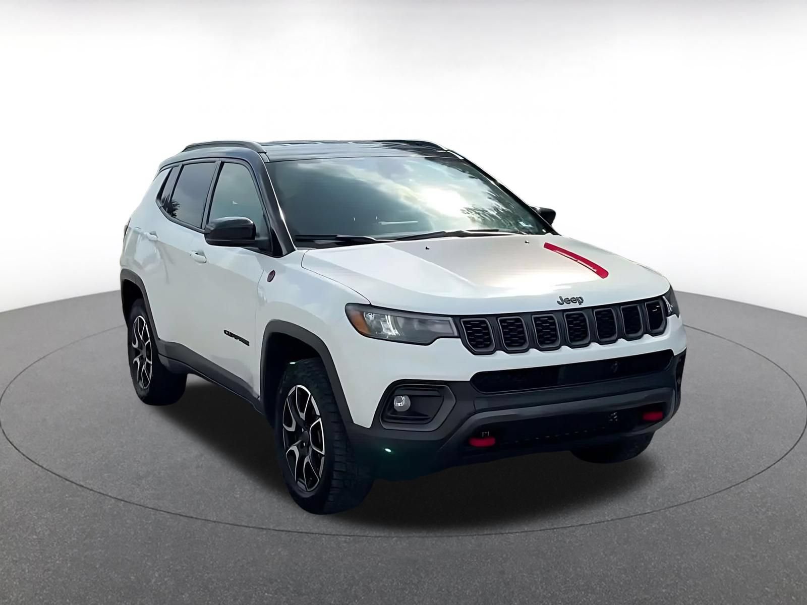 Used 2025 Jeep Compass Trailhawk AWD/4WD image 3