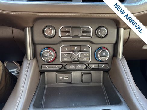 Used 2023 Chevrolet Suburban LT w/ Luxury Package AWD/4WD image 26