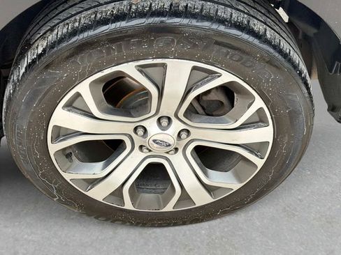 Used 2018 Ford Explorer Platinum AWD/4WD image 11