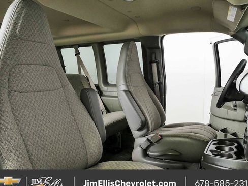 Certified 2025 Chevrolet Express 3500 LT w/ LT Preferred Equipment Group RWD image 17
