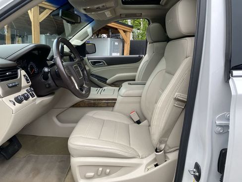 Used 2017 GMC Yukon Denali w/ Open Road Package AWD/4WD image 13
