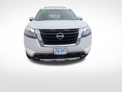 Used 2023 Nissan Pathfinder Platinum image 7