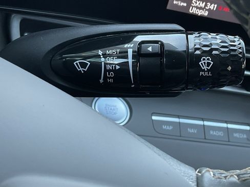 Used 2025 Hyundai Elantra SEL image 25