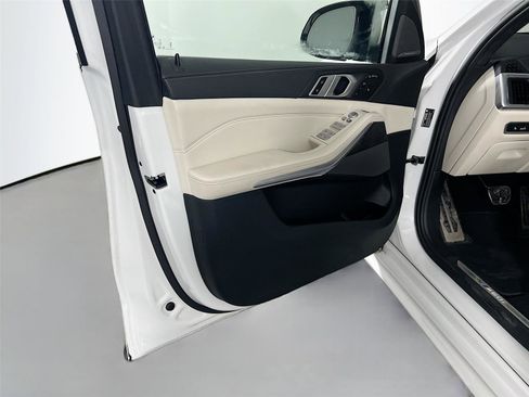 Certified 2024 BMW X7 M60i w/ M Sport Professional Package image 16