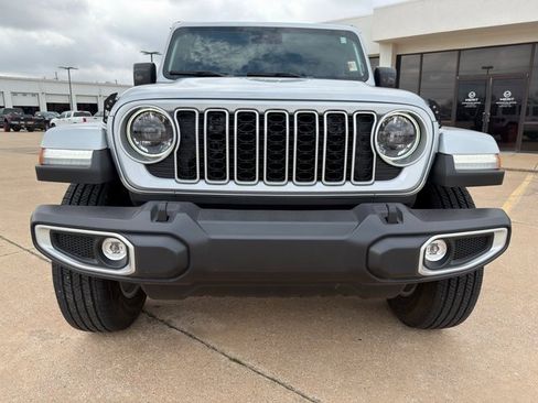 Used 2024 Jeep Wrangler Sahara image 4