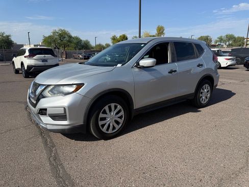 Used 2019 Nissan Rogue S FWD image 1