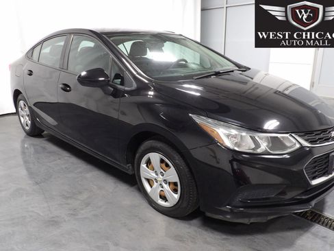 Used 2017 Chevrolet Cruze LS image 1