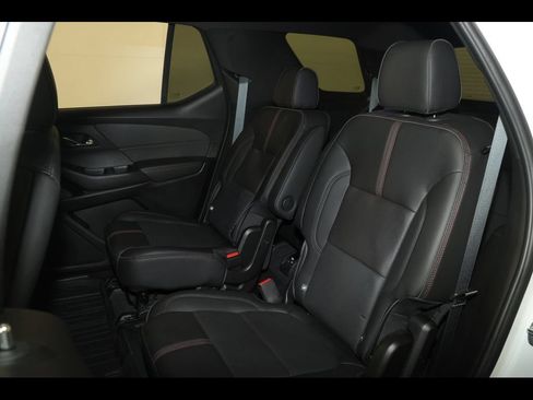 Certified 2023 Chevrolet Traverse RS w/ LPO, Floor Liner Package AWD/4WD image 32