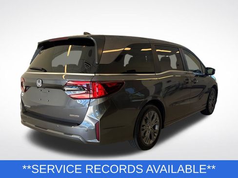 Used 2025 Honda Odyssey Touring image 3