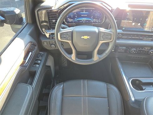 Used 2024 Chevrolet Silverado 2500 High Country w/ High Country Premium Package image 11