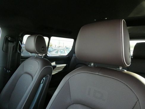 New 2025 Volkswagen ID. Buzz Pro S image 30