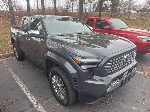 Used 2025 Toyota Tacoma Limited image 1