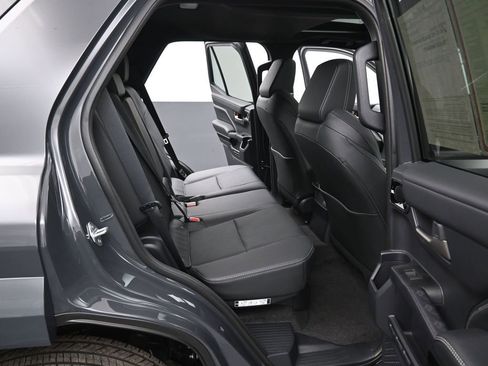 Used 2025 Toyota 4Runner Limited image 38