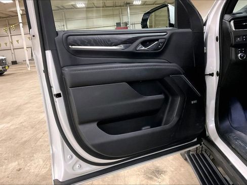 Used 2023 GMC Yukon Denali w/ LPO, Floor Liner Package AWD/4WD image 22