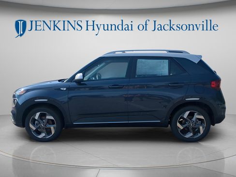 New 2025 Hyundai Venue Limited FWD image 6