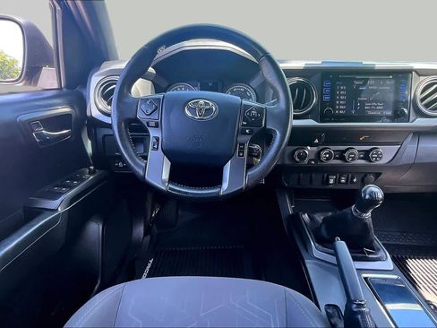 Used 2019 Toyota Tacoma TRD Sport AWD/4WD image 6