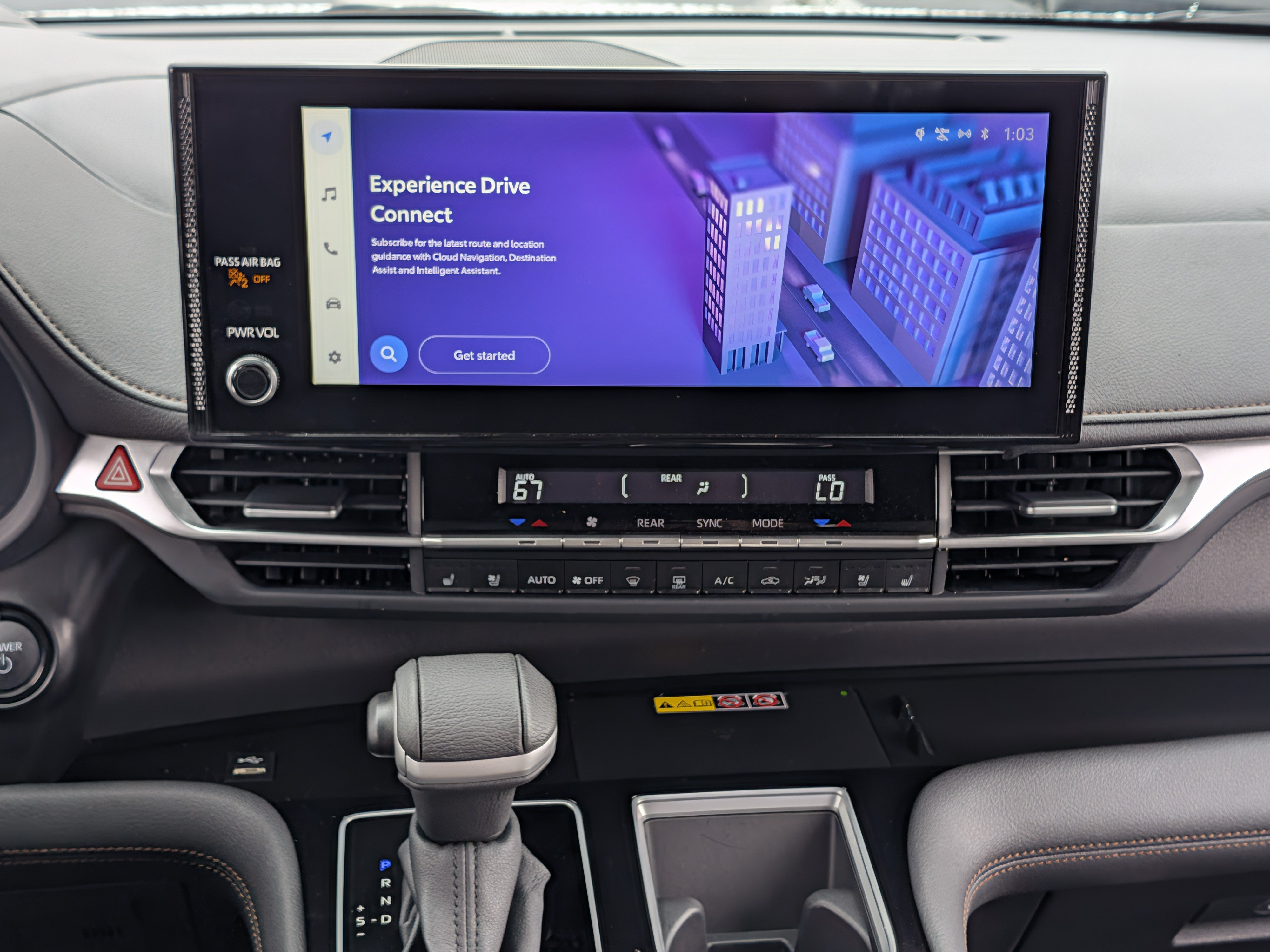 Used 2025 Toyota Sienna Platinum AWD/4WD image 3
