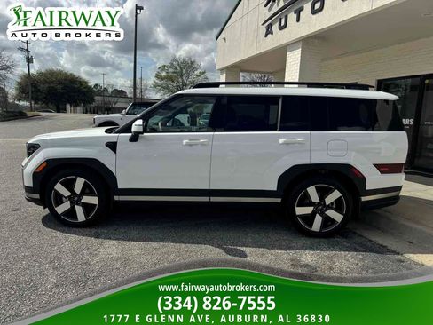 Used 2024 Hyundai Santa Fe Limited image 9