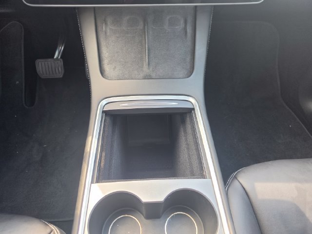 Used 2024 Tesla Model Y 2WD image 26