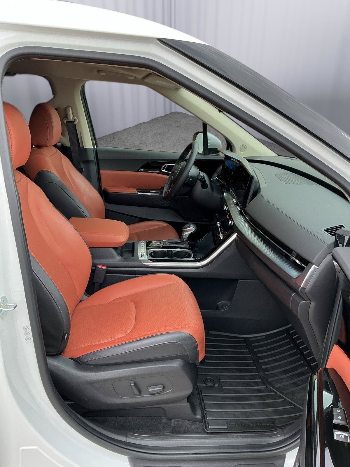 Used 2024 Kia Carnival SX Prestige FWD image 23