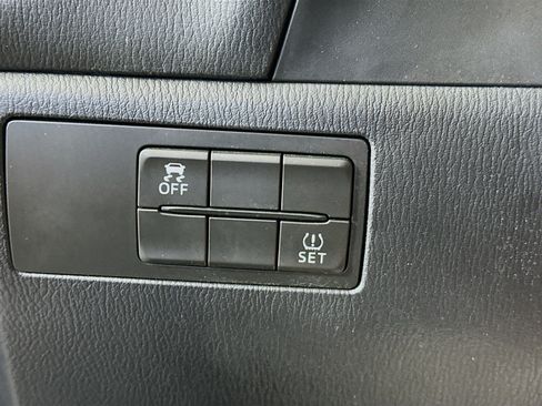 Used 2018 MAZDA MAZDA3 Grand Touring FWD image 17
