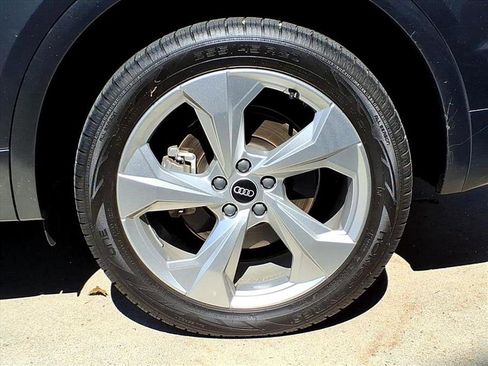 Used 2022 Audi Q5 2.0T Premium Plus image 3