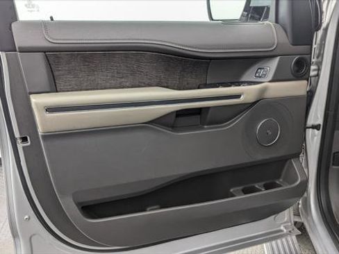Used 2019 Ford Expedition Max Limited RWD image 13