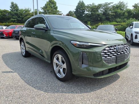 Used 2025 Audi Q5 Premium Plus w/ Premium Plus AWD/4WD image 3