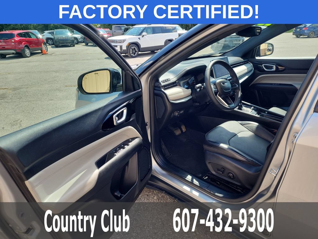 Used 2023 Jeep Compass Limited AWD/4WD image 10