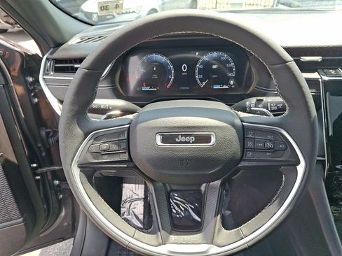 Used 2025 Jeep Grand Cherokee L Laredo w/ Luxury Tech Group I AWD/4WD image 20
