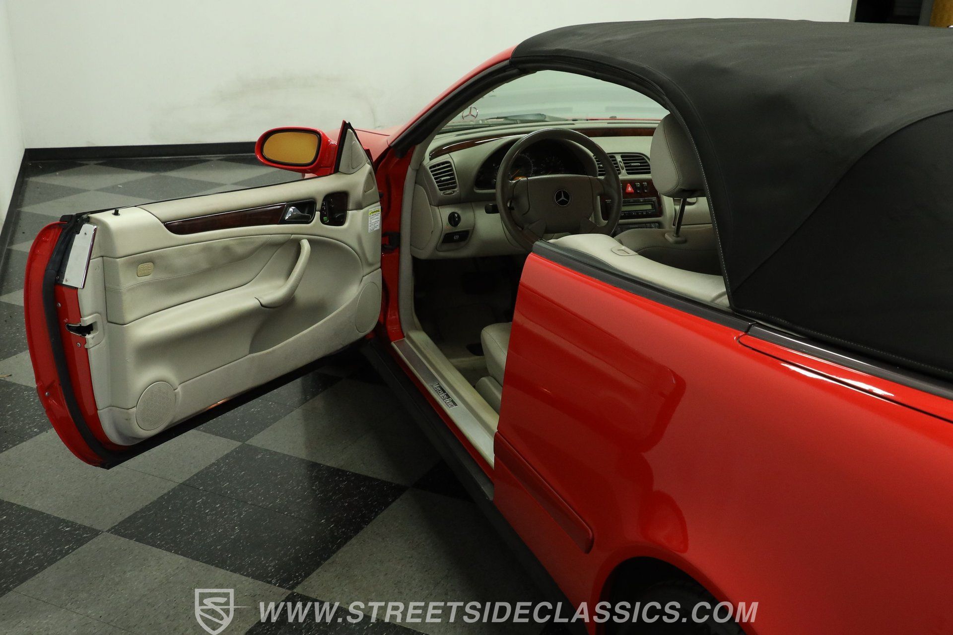 Used 1999 Mercedes-Benz CLK 320 Cabriolet image 33