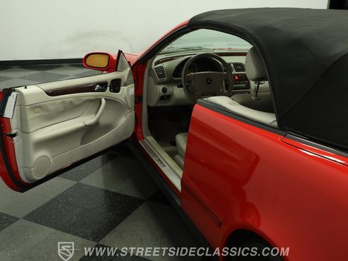 Used 1999 Mercedes-Benz CLK 320 Cabriolet image 33
