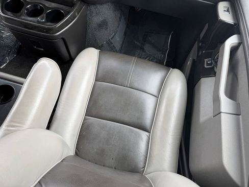 Used 2017 Chevrolet Express 2500 Extended image 22