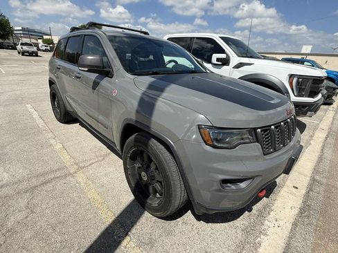 Used 2020 Jeep Grand Cherokee Trailhawk w/ Trailhawk Luxury Group image 9
