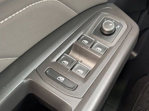 Used 2022 Volkswagen Atlas SE FWD image 23