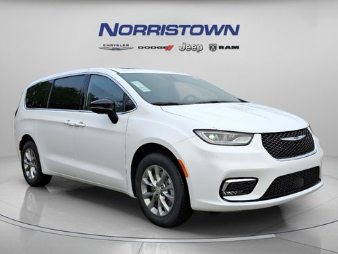 New 2026 Chrysler Pacifica Select image 1